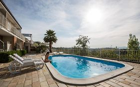 Holiday Residence Belohorizonte